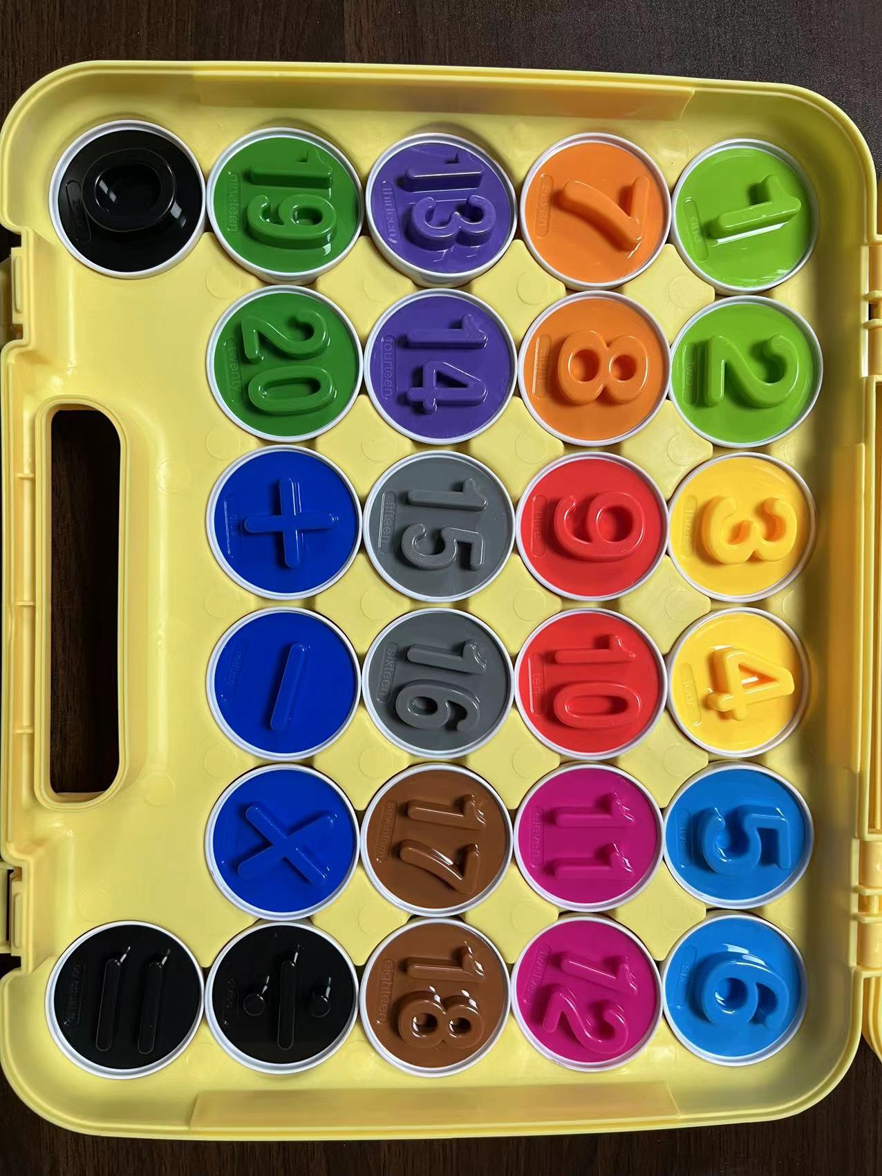Jouet en forme d'œuf pour Enfants - jeux - Choupinous